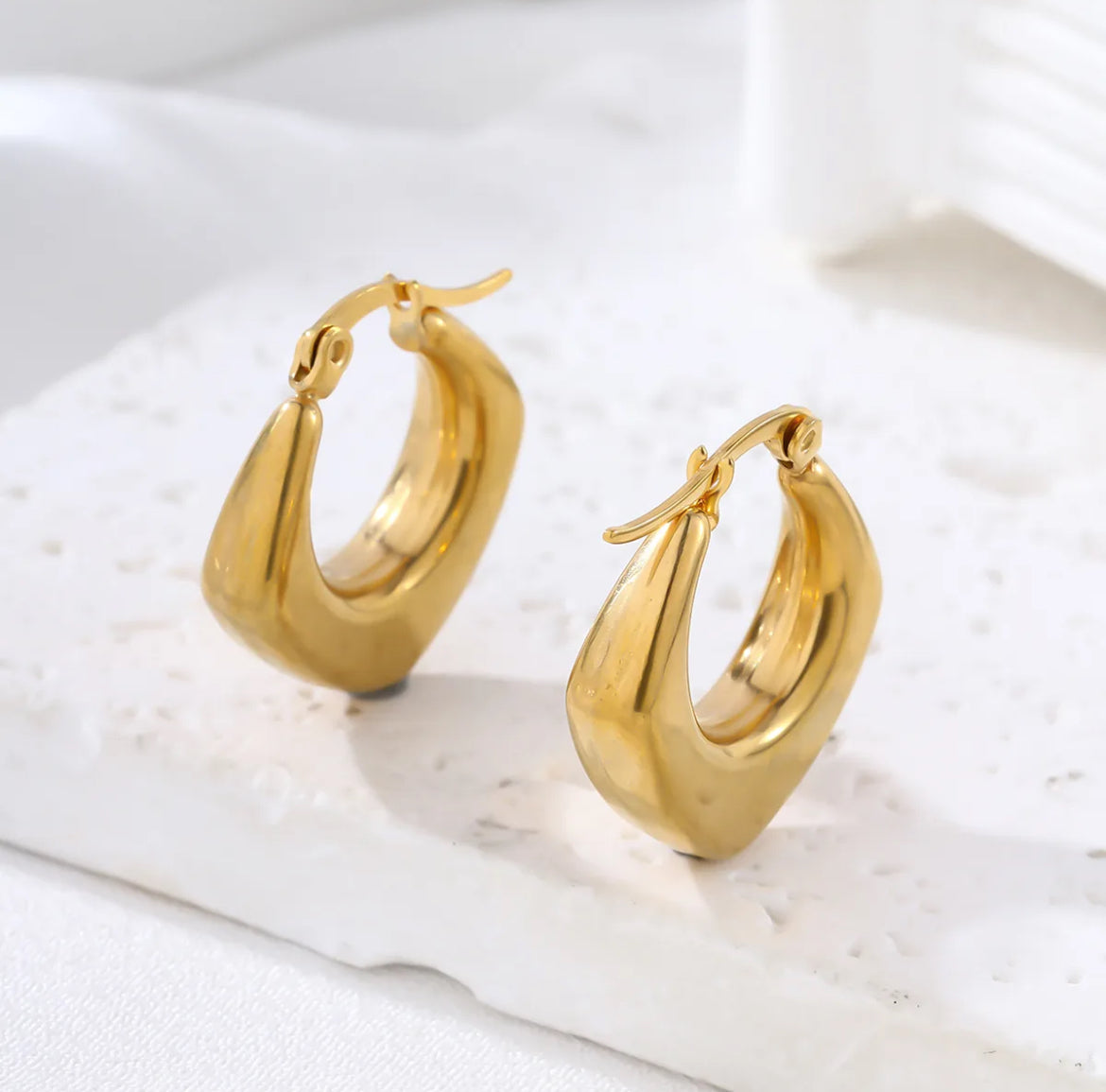 Square Hallow Gold