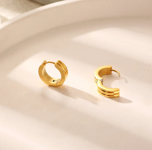 Medium Huggie Hoops
