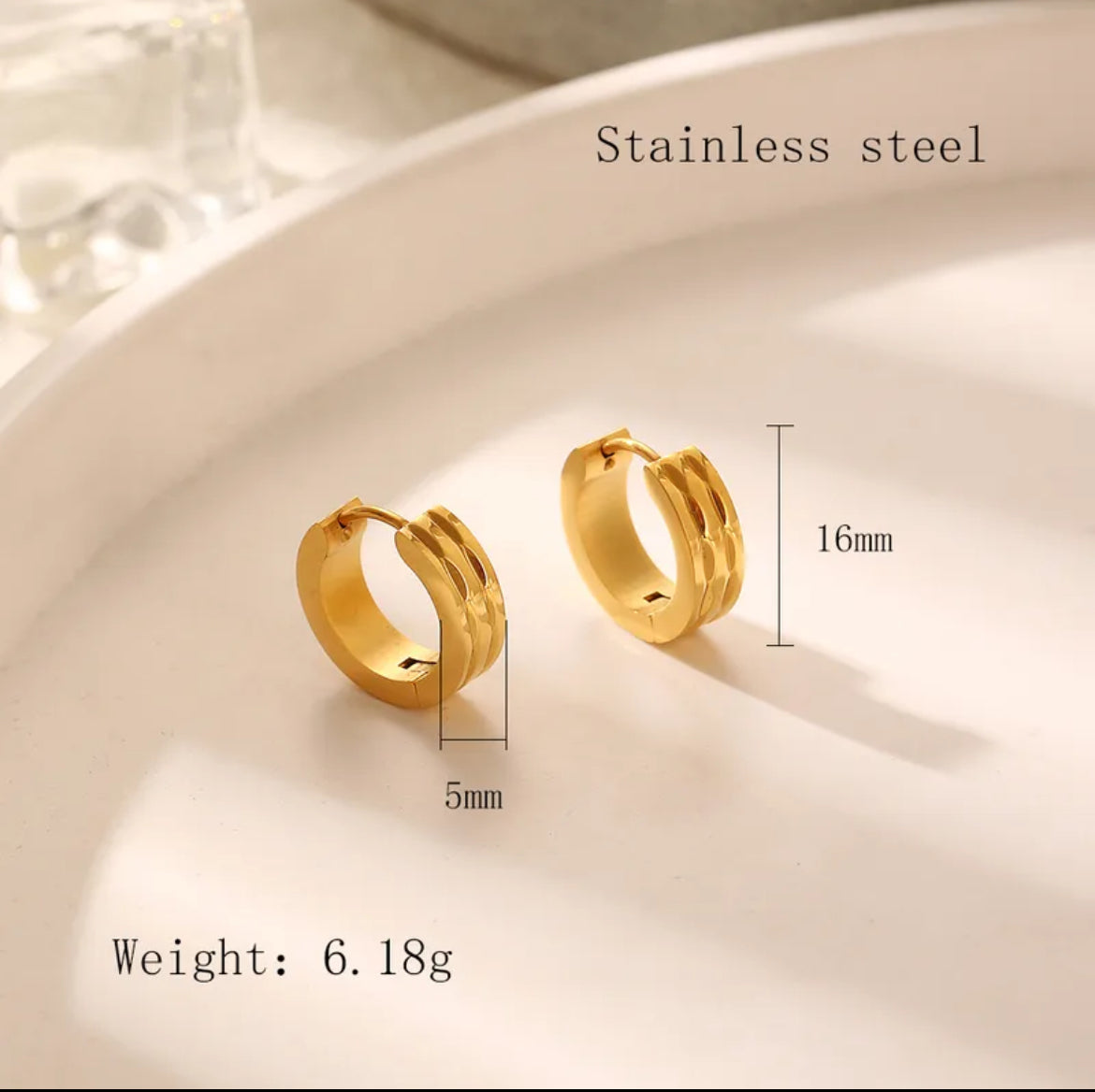 Medium Huggie Hoops